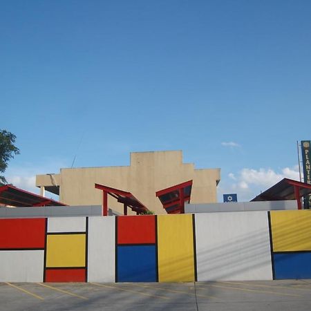 Hotel V Angeles Luaran gambar